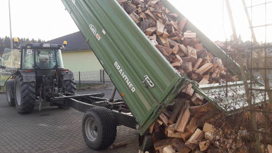 minibagger fliegt